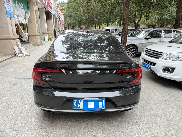 Фото 5 - Volvo S90