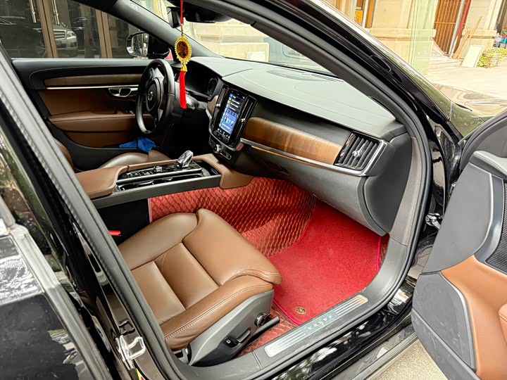 Фото 7 - Volvo S90