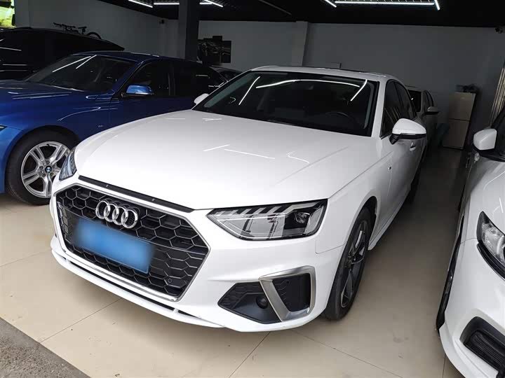 Фото 2 - Audi A4L