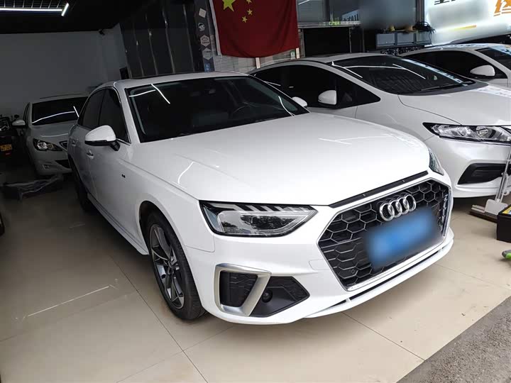 Фото 4 - Audi A4L