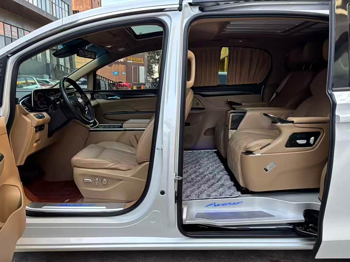 Фото 6 - Buick GL8 ES