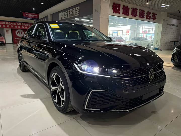 Фото 3 - Volkswagen Passat