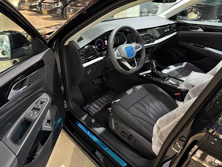 Фото 4 - Volkswagen Passat