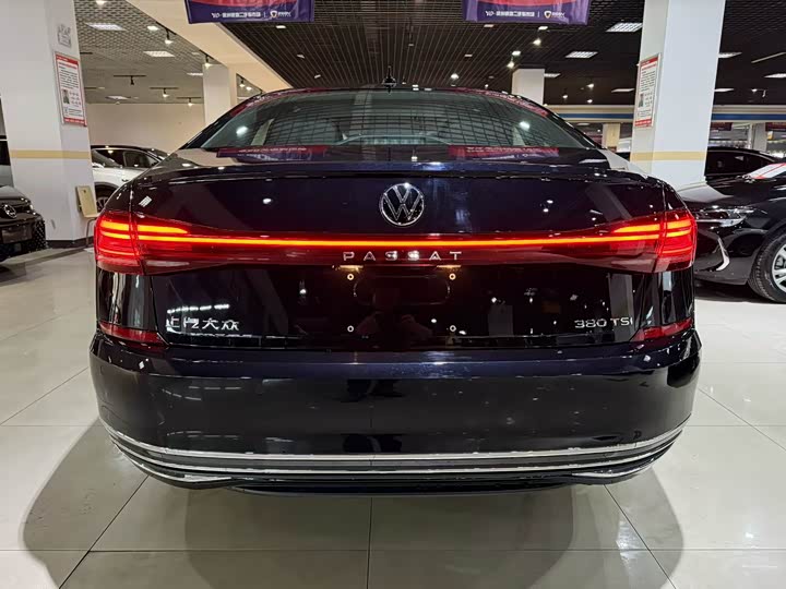 Фото 8 - Volkswagen Passat