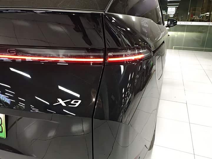Фото 8 - XPeng X9