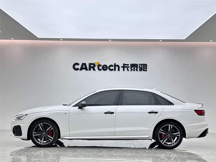 Фото 2 - Audi A4L