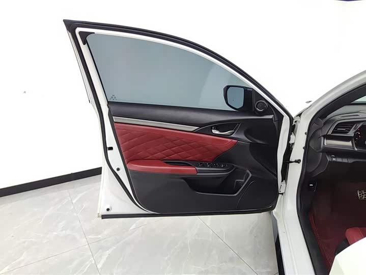 Фото 7 - Honda Civic