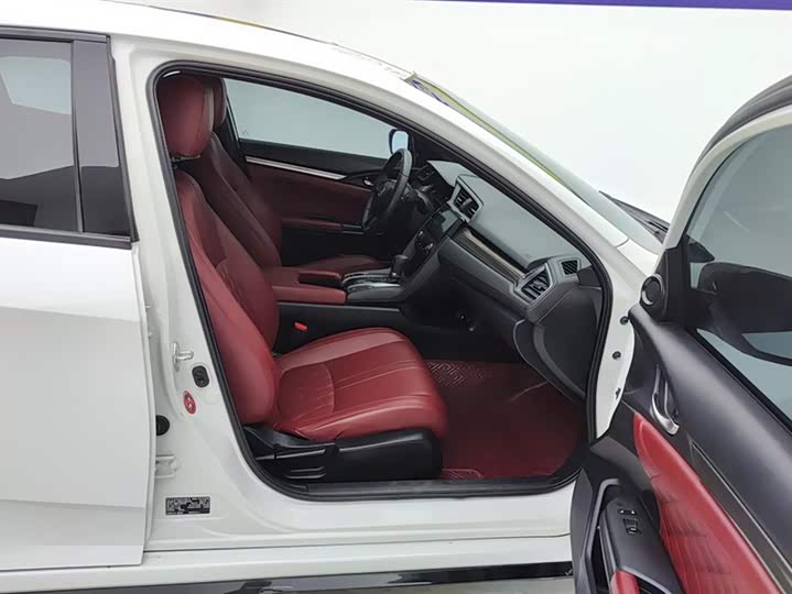 Фото 8 - Honda Civic