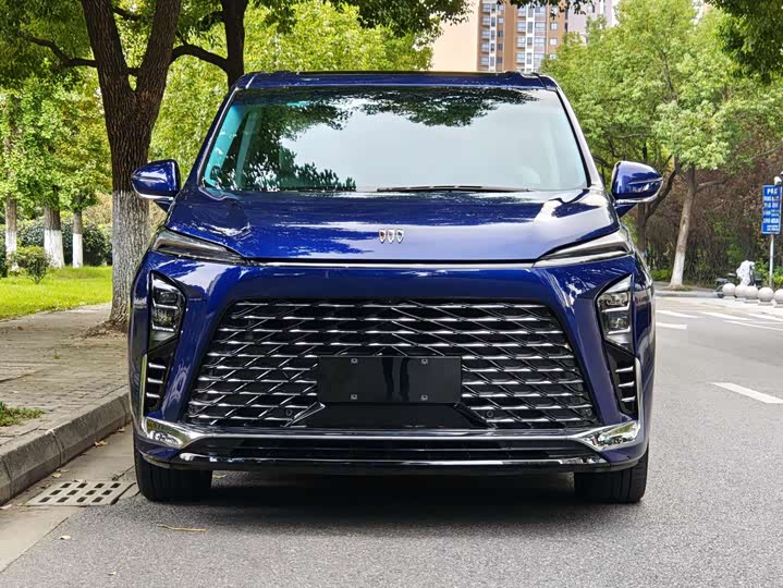 Фото 2 - Buick GL8 Hybrid