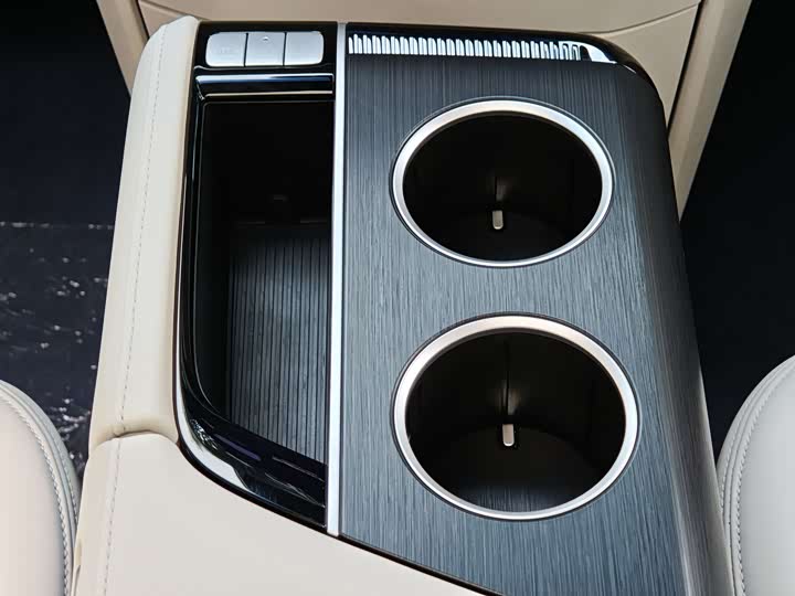 Фото 9 - Buick GL8 Hybrid