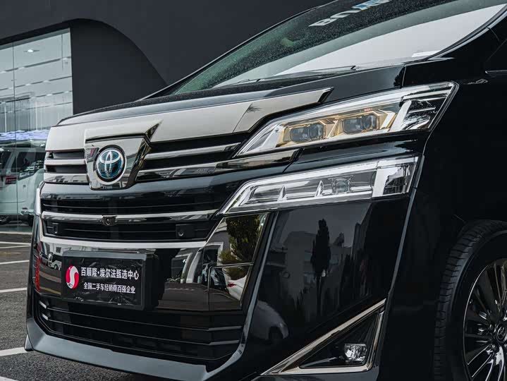 Фото 5 - Toyota Alphard