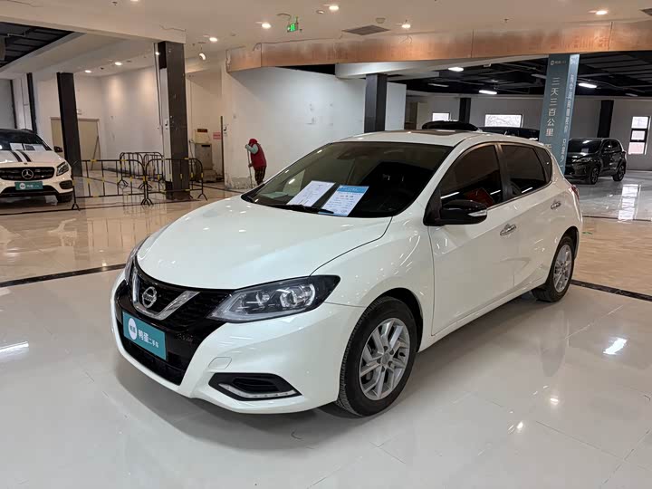 Фото 1 - Nissan Tiida