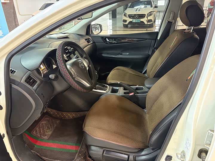 Фото 5 - Nissan Tiida