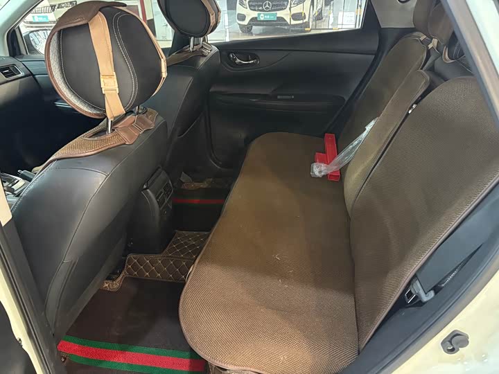 Фото 6 - Nissan Tiida