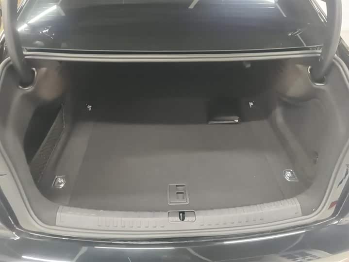 Фото 4 - Audi A6L