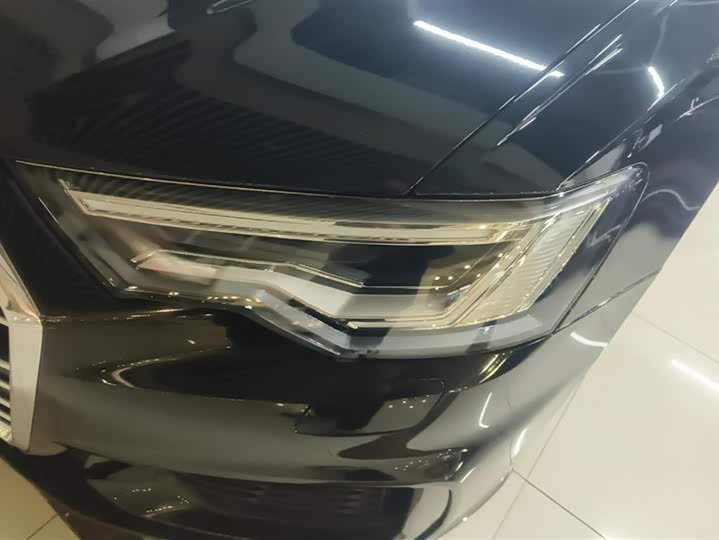 Фото 5 - Audi A6L