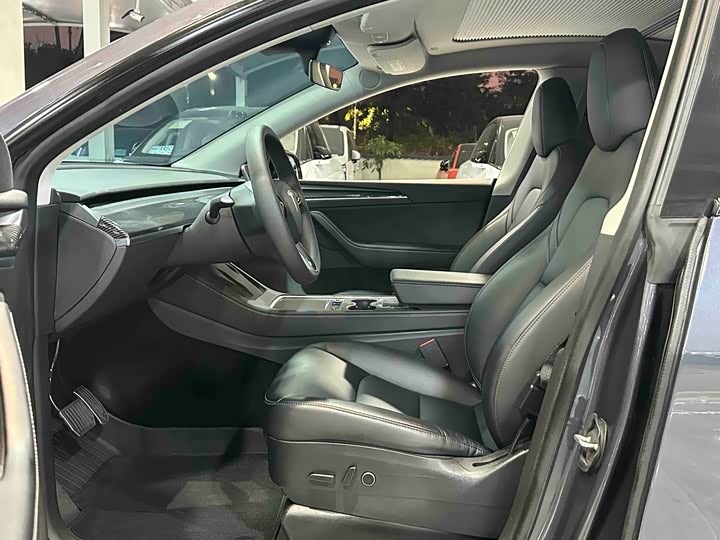 Фото 8 - Tesla Model Y