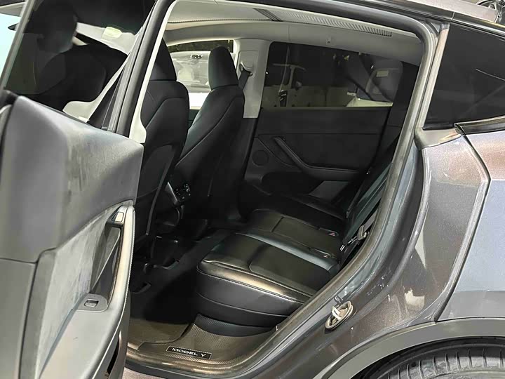 Фото 9 - Tesla Model Y