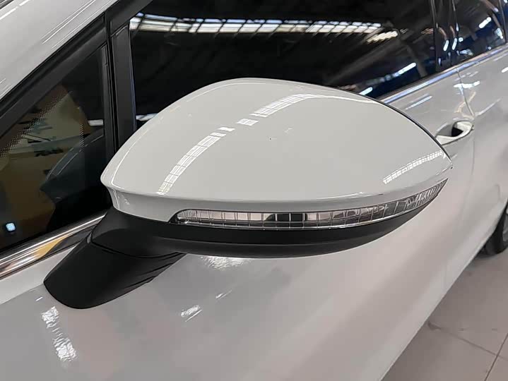 Фото 6 - Volkswagen Golf