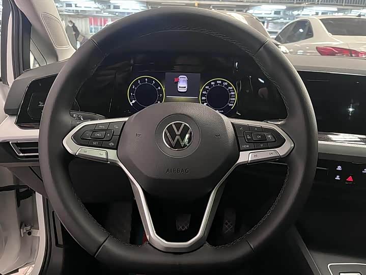 Фото 9 - Volkswagen Golf