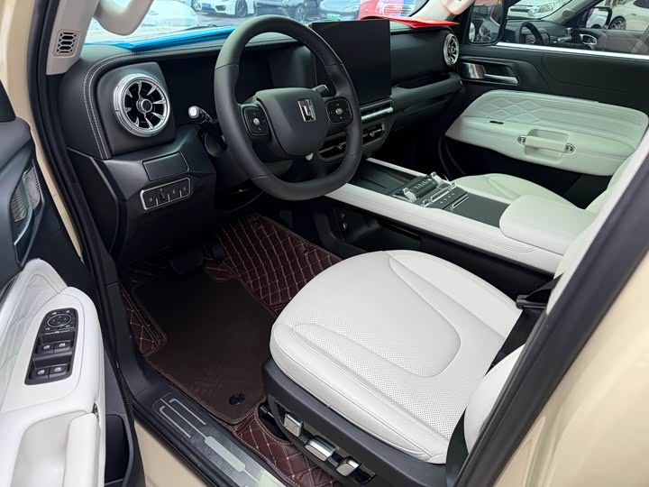 Фото 6 - Tank 300 Hybrid