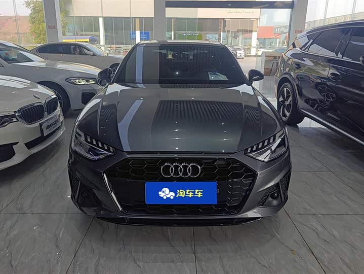 Фото 2 - Audi A4L