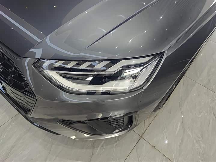 Фото 5 - Audi A4L