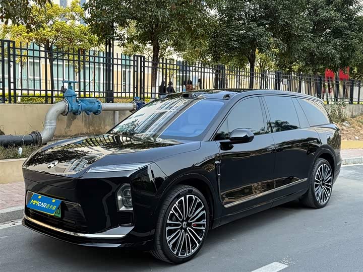 Фото 1 - Nio ES8