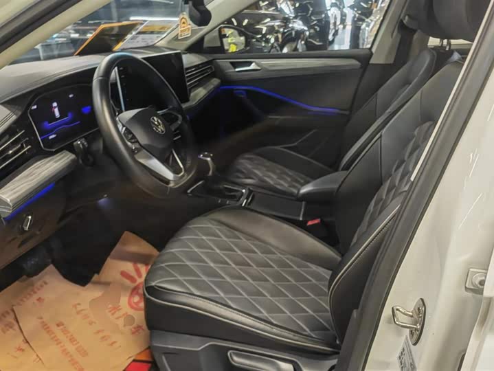 Фото 8 - Volkswagen Sagitar L