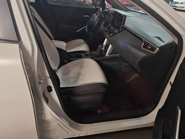 Фото 8 - Toyota Corolla Cross