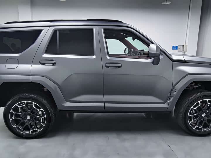 Фото 3 - Tank 700 Hybrid