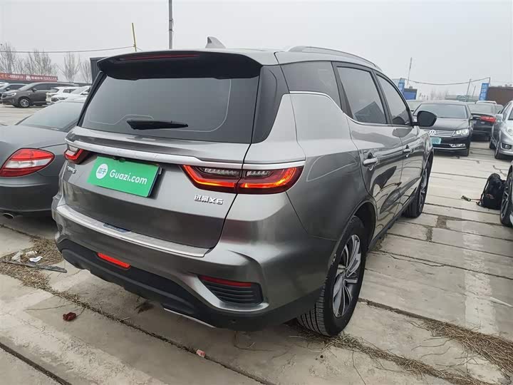 Фото 7 - Geely Vision X6