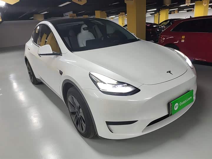 Фото 4 - Tesla Model Y