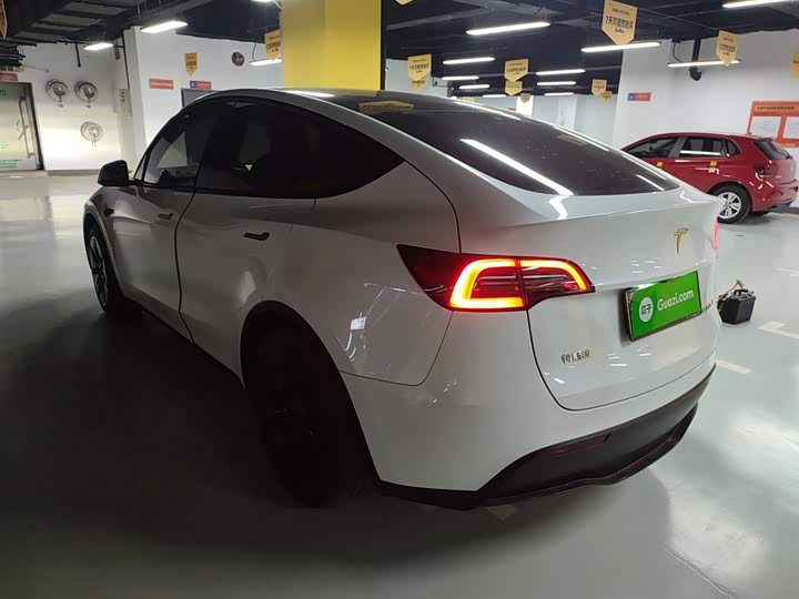 Фото 5 - Tesla Model Y