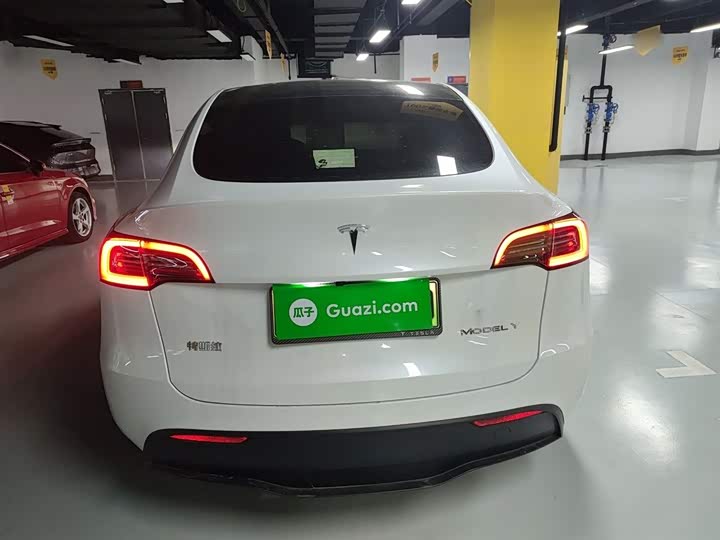 Фото 6 - Tesla Model Y