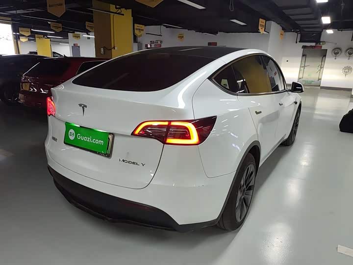 Фото 7 - Tesla Model Y