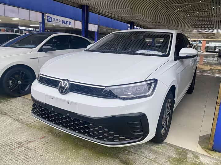 Фото 2 - Volkswagen Lavida