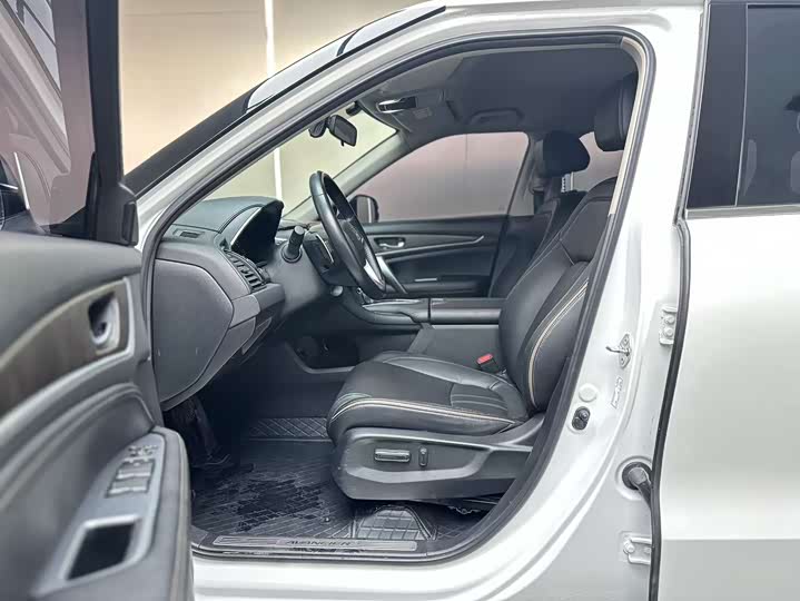 Фото 9 - Honda Avancier