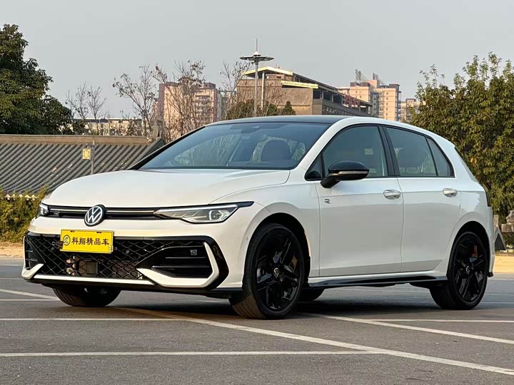 Фото 1 - Volkswagen Golf