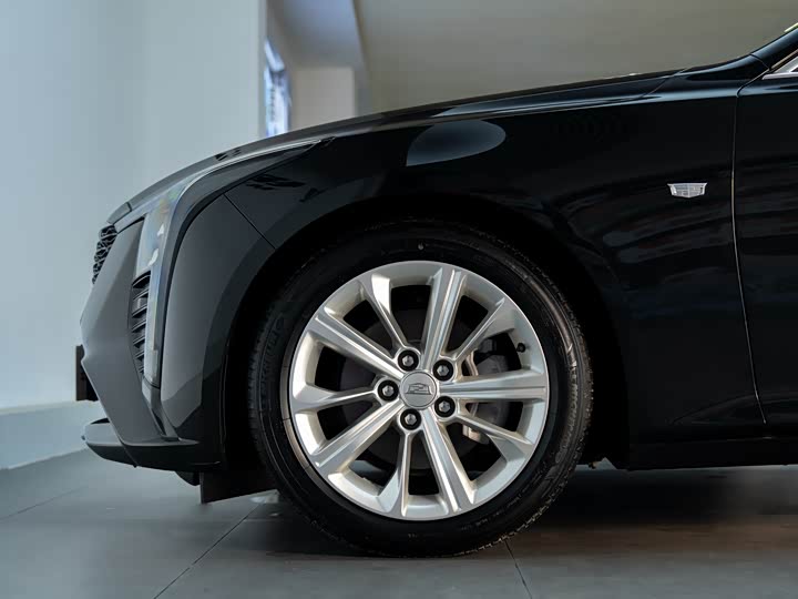 Фото 8 - Cadillac CT5