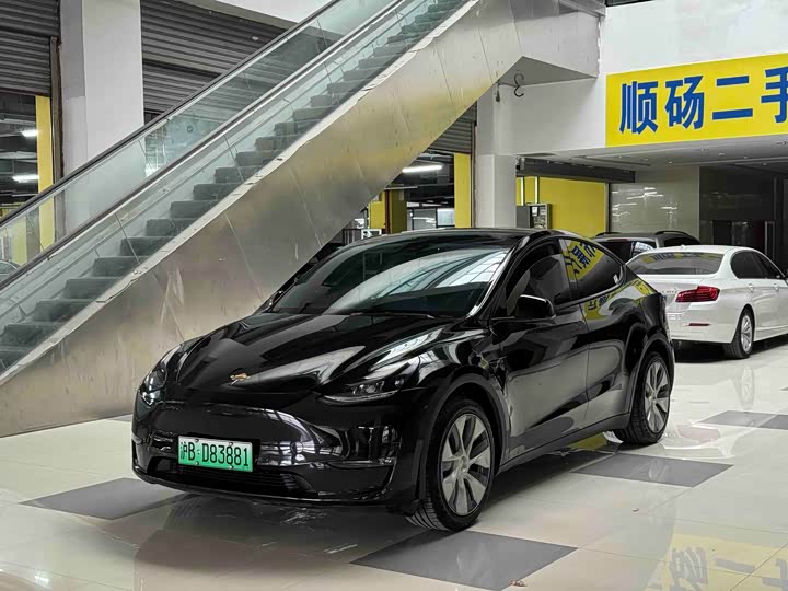 Фото 1 - Tesla Model Y