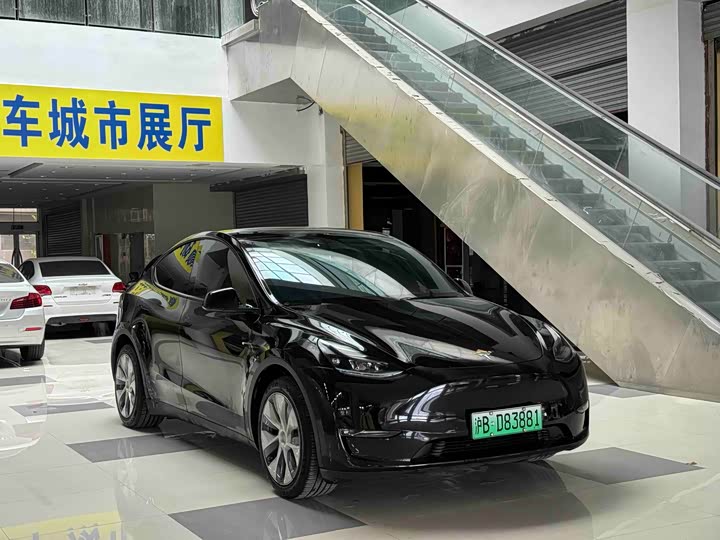 Фото 3 - Tesla Model Y