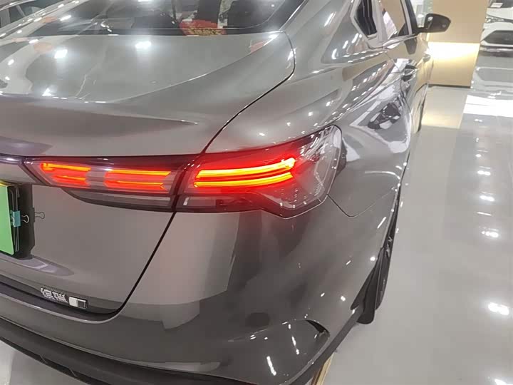 Фото 8 - Geely Binrui