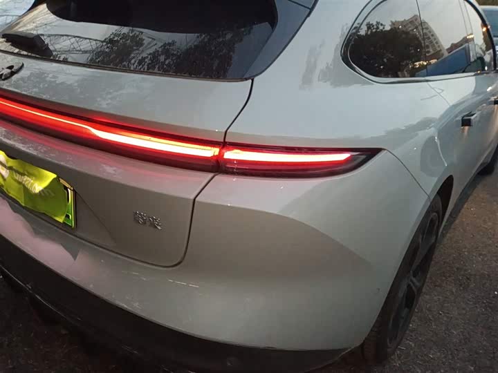 Фото 8 - Nio ET5T