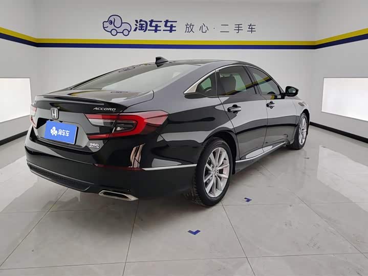 Фото 3 - Honda Accord
