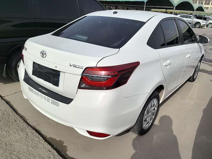 Фото 6 - Toyota Vios