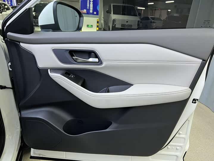 Фото 9 - Nissan X-Trail