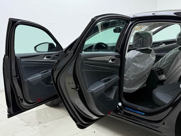 Фото 3 - Volkswagen Passat