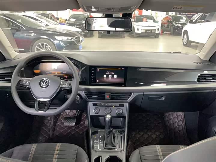 Фото 8 - Volkswagen Lavida