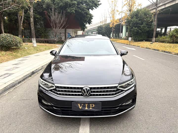 Фото 2 - Volkswagen Magotan